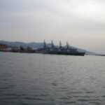 イズミル　トルコ第３の都市、ホテルから近いので海岸に出てみる、トルコの軍艦が停泊中