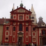 プラハ城　聖イジー教会、バロック様式のファザードが美しい