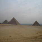 ギザの３大ピラミッド　クフ王とカフラー王、メンカウラー王のピラミッド