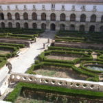 アルコバサのサンタマリア修道院　沈黙の回廊、中庭。
