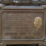 エビータの墓標　レコレータ墓地には歴代大統領など有名人の墓があるが、最も人気（？）があるのがエビータの墓