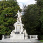 王宮庭園　モーツアルト像