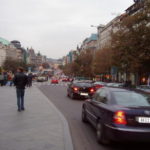 ヴァーツラフ広場　騎馬像の前から広場を眺める