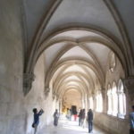 アルコバサのサンタマリア修道院　沈黙の回廊、回廊の天井は交差状アーチ