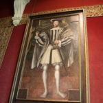フランソワ１世の住居　フランソワ１世の肖像、とにかくでっかく描かれている