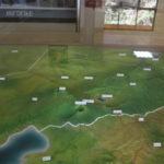 ビジターセンター　ンゴロンゴロ保全地域全体模型、ンゴロノロクレータ以外にも火山やカルデラがある