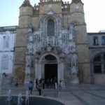 コインブラ　サンタ・クルス修道院のファサード。１２世紀に建てられたが、１６世紀に改築されマヌエル様式になっている