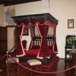 ダ・ヴィンチの寝室　フランソワ１世に招かれてイタリアからやって来たダ・ヴィンチは晩年の３年をこの 部屋で過ごした