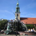 アレキサンダー広場　マリエン教会