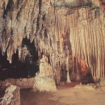 シュコツィヤン洞窟　絵葉書、パイプオルガンのような鍾乳石