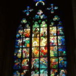 プラハ城　ムハのステンドグラス、聖キリルらの生涯を描いている