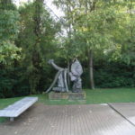 グルベンキアン美術館　広大な敷地に池や彫刻が配置されている