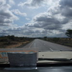 舗装道路　いざ、タンザニア、ケニアの国境へ