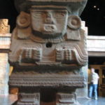 チャルチウトリクエ像　２ｍを超える巨像、女神