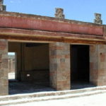 ケツアルパパトルの神殿　復元された神殿、神官の部屋がある。