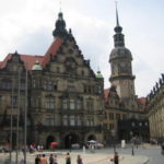 ドレスデン　王宮広場からみたレジデンツ城中央門館