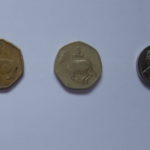 各国のコイン　ボツワナのコイン、動物がデザインされている