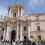 オルティージャ島、大聖堂　ファサードは１７世紀のバロック様式