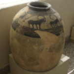 バスタン考古学博物館（国立） 土器、動物の模様が入っている