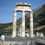 アテナの聖域　アテナの聖域のあるトロス（円形神殿）