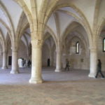 アルコバサのサンタマリア修道院　 ホーム 修道士に寝室、１０００人の修道士が簡易ベッドで寝起きしていた