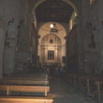 オルティージャ島、大聖堂　身廊と主祭壇、ＢＣ５世紀のアテナ神殿をビザンチン時代に教会に転用した