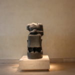 グデア像　大きい坐像なのでコローサル（大きい）グデア像と言われている