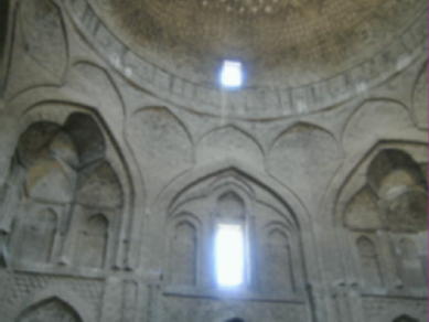 ジャーメ・モスク 南礼拝堂ドームの壁と天井