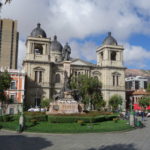 ムリリョ広場　大聖堂、植民地時代に建てられた。ネオクラッシック様式、外観にはバロック様式も混じっているかな