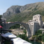 スタリ・モスト（古い橋）　１５５６年に造られた石造りの橋、ボスニア内戦でクロアチア人によって破壊されたが２００４年の復元された