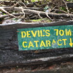 ビクトリアの滝　デビルズ・キャタラクトの標識、落差７０ｍは一番短い