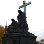 カレル橋　カレル橋に並ぶ聖人達