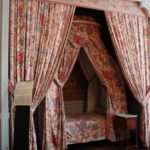 １８世紀の続きの間　解説にはガバナーの部屋とある。スタニスラス・レクチンスキーやサックス元帥などが使ったベッドの復元