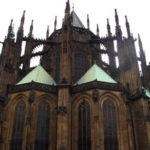 プラハ城　聖ヴィート大聖堂の東側、壁の横圧を支える巨大なリブ