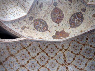 アリ・カブ宮殿　天井の装飾