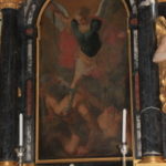 聖母マリア教会　聖ミカエルの祭壇、大天使ミカエルが悪魔を退治している