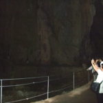 シュコツィヤン洞窟　出口付近