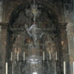 ポルト　ポルト大聖堂、銀製のサクラメント祭壇は銀さびで灰色になっている