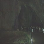 シュコツィヤン洞窟　出口付近