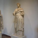 ローマ時代の彫刻　ネロの第２夫人サビア？