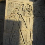ルクソール神殿　壁に戦いの様子が描かれいる