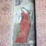 アリ・カブ宮殿　壁の装飾、艶かしい女性が描かれている