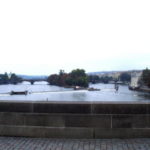 カレル橋　モルダウ川の流れ