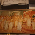 本堂裏手のアルート･マリガワ　釈尊の生涯などを描いたパネル。カリンガ国王女が仏歯を贈っている