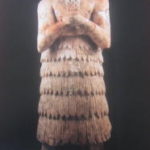 ダマスカス国立博物館　マリ、マリ王イク・シャガマン像。長い髭と大きな目が特徴