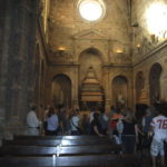ゼロニモス修道院　ジェロニモス修道院の翼廊、モロッコで行方不明になったセバスティアン王の石棺が安置されている