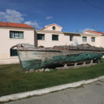 船舶博物館前の船の展示　朽ちはじめているが、１７世紀の船かどうか不明