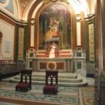 聖母子像　聖堂内にはたくさんの聖母子像やキリスト像がある