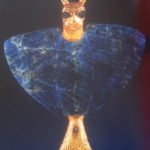 ダマスカス国立博物館　マリ、獅子頭の鷲。ラピスラズリの青い羽根と黒い目が威圧感を与える