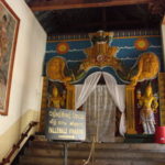 仏歯寺 プージャーの時、この入口から入って仏歯容器を拝む